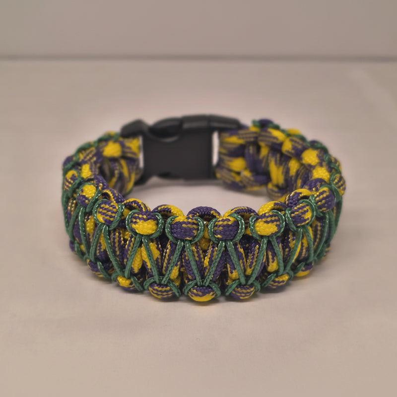 Bracciale Cobra Herringbone Stitched in Paracord e Microcord con 4 fili centrali e fibbia 5/8