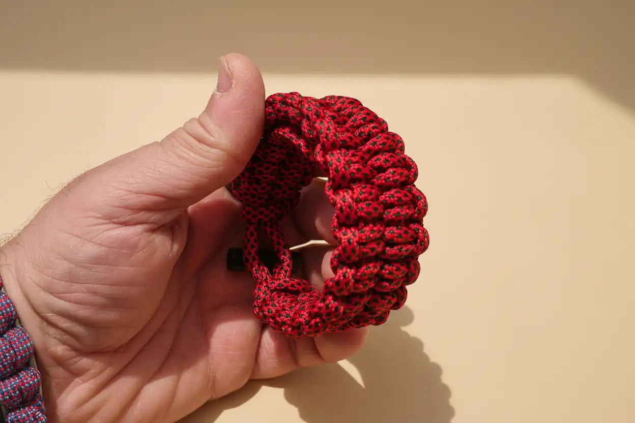 Bracciale Cobra Weave largo circa 32 mm in diverse combinazioni colore