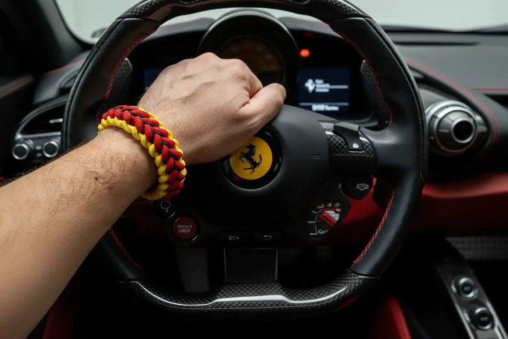 Bracciale Widowmaker in Paracord indossato con fibbia da 5/8