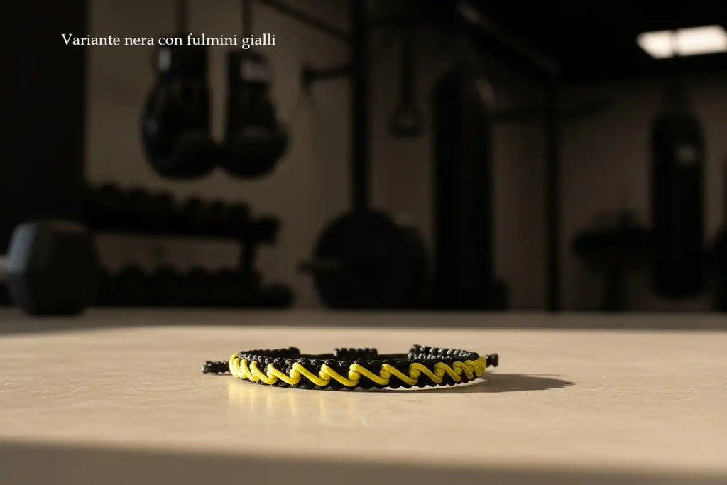 Bracciale nero e giallo in Microparacord fatto a mano in Italia