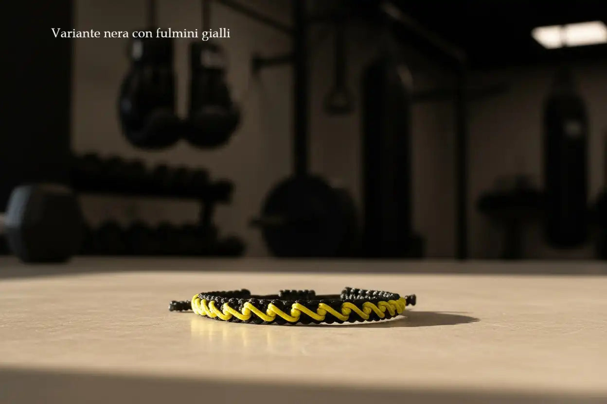 Bracciale nero e giallo in Microparacord fatto a mano in Italia