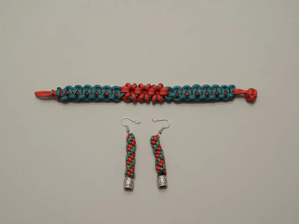 Parure natalizia con bracciale Cobra e orecchini Twist in Microcord