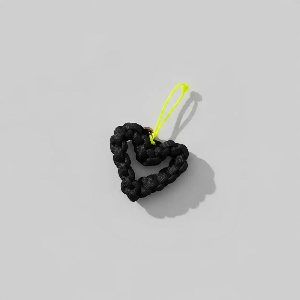 Portachiavi Cuore in Paracord nero laccetto giallo