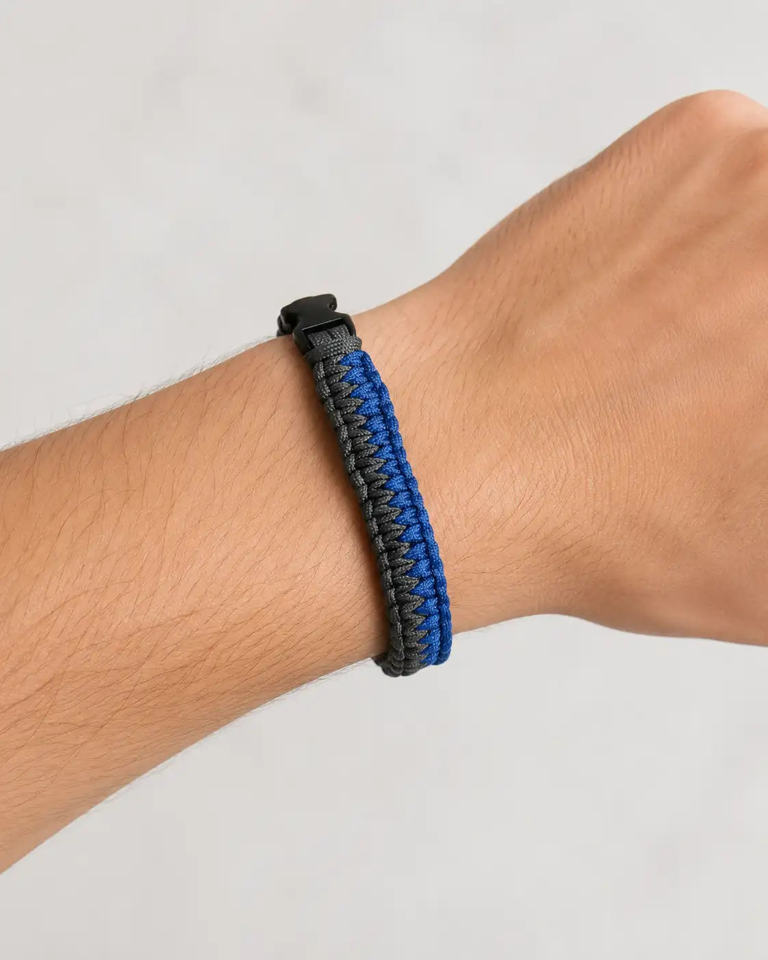 Bracciale Cobra in Paracord 550 blu e nero del Kit Nerazzurro
