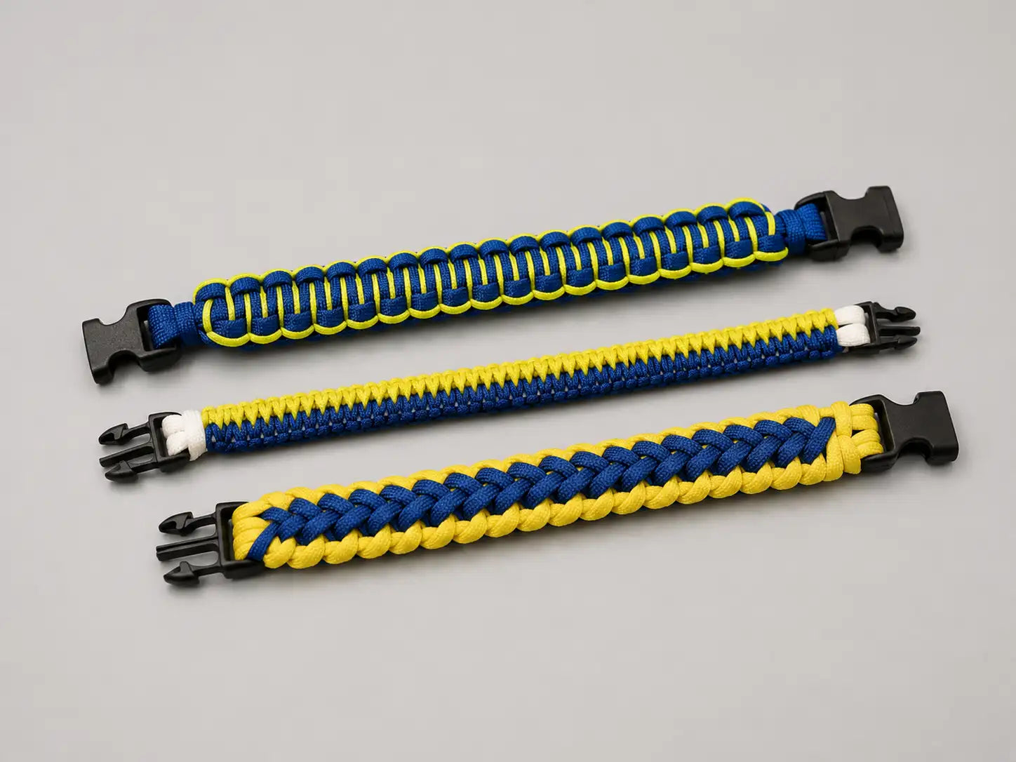 Confronto tra Bracciale Stitched Cobra, Phantom Glow e Widowmaker
