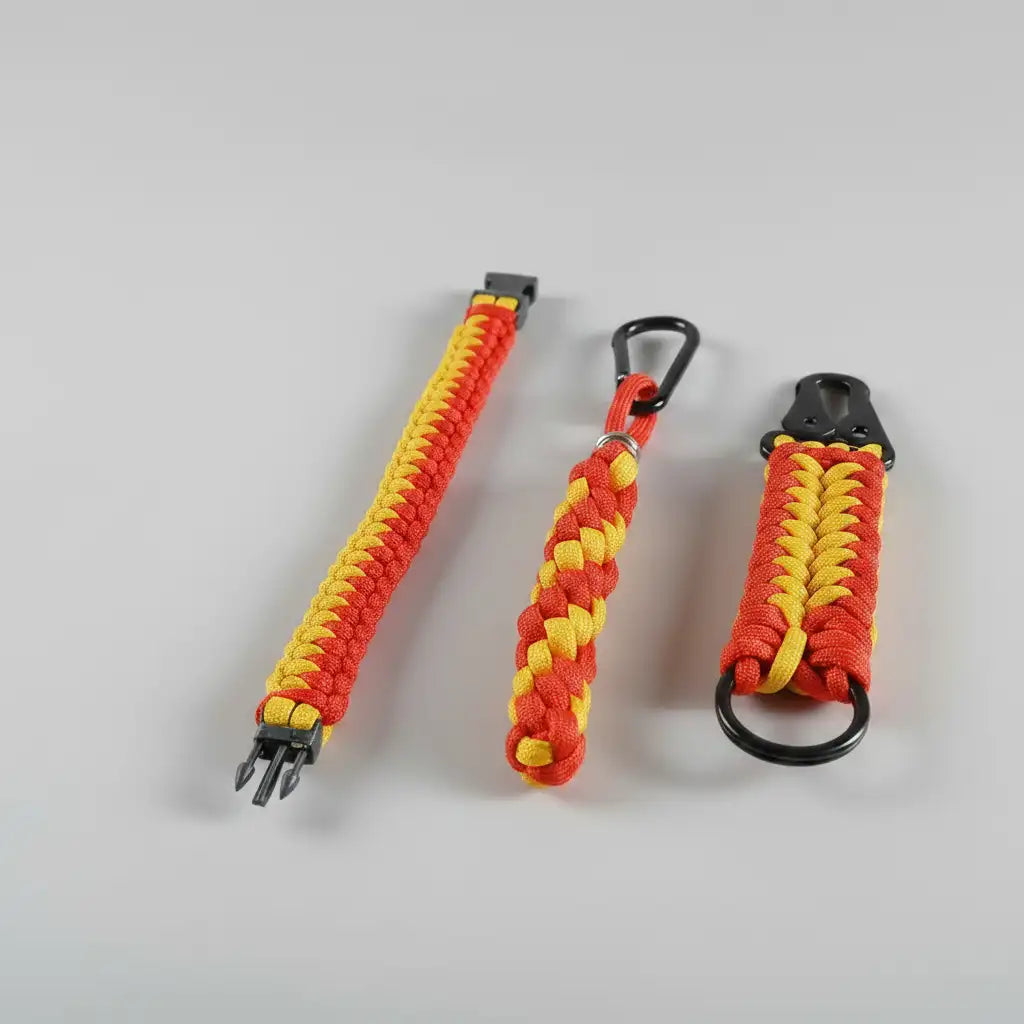 Kit giallorosso in Paracord con bracciale Cobra e due portachiavi